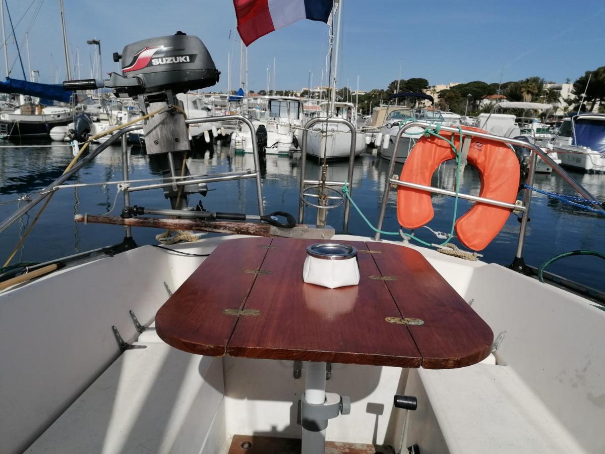 Voilier De Charme A Quai Hotel Saint-Raphael  Bagian luar foto