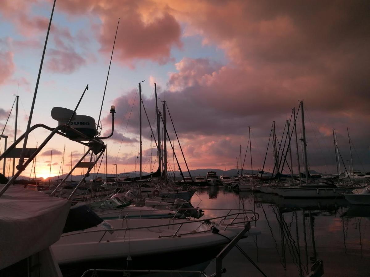 Voilier De Charme A Quai Hotel Saint-Raphael  Bagian luar foto