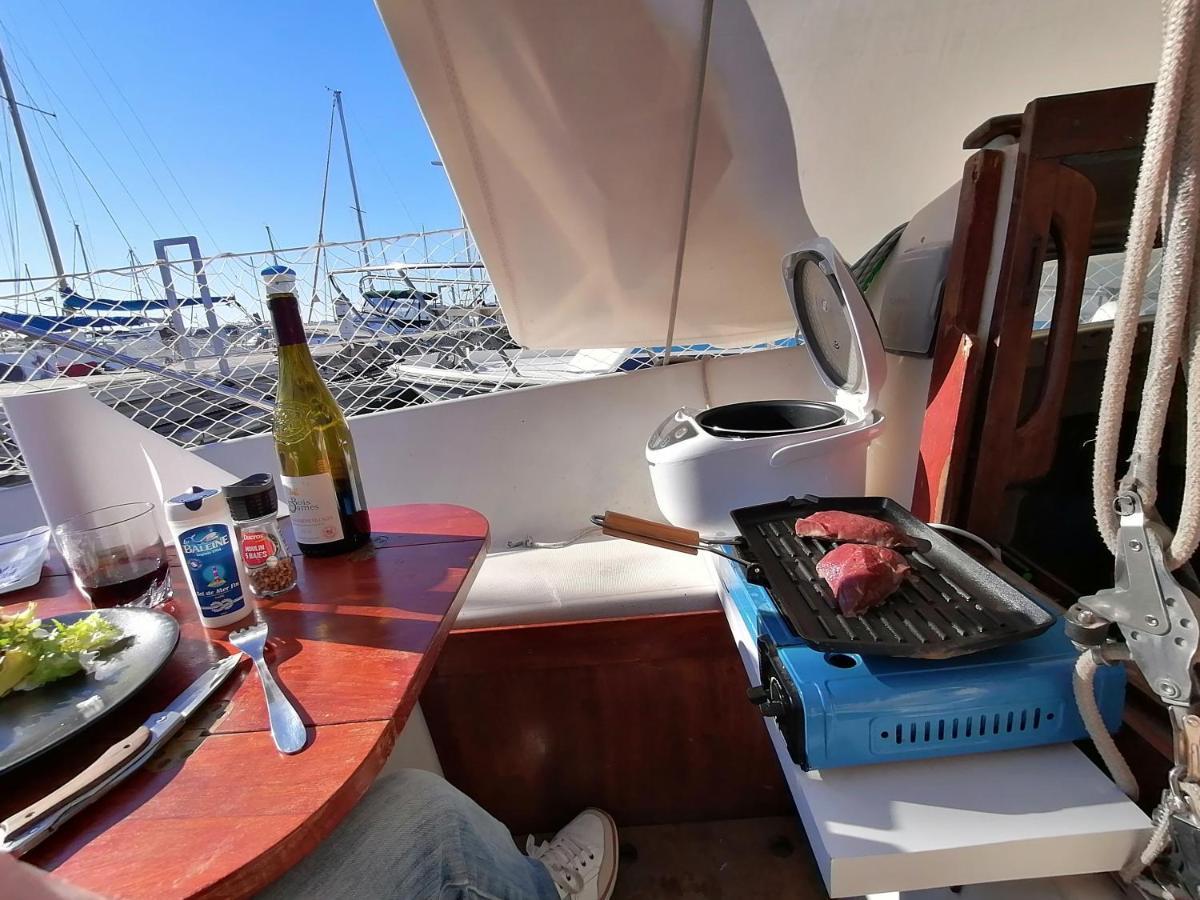 Voilier De Charme A Quai Hotel Saint-Raphael  Bagian luar foto